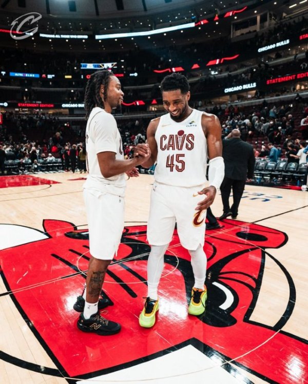 亚博体育 骑士擒公牛开季12连胜 文班34+12马刺大捷国王