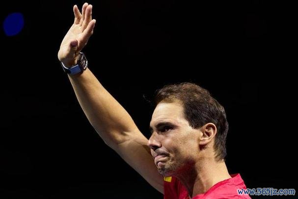 赛场告别传奇未尽 纳达尔二十年辉煌征程