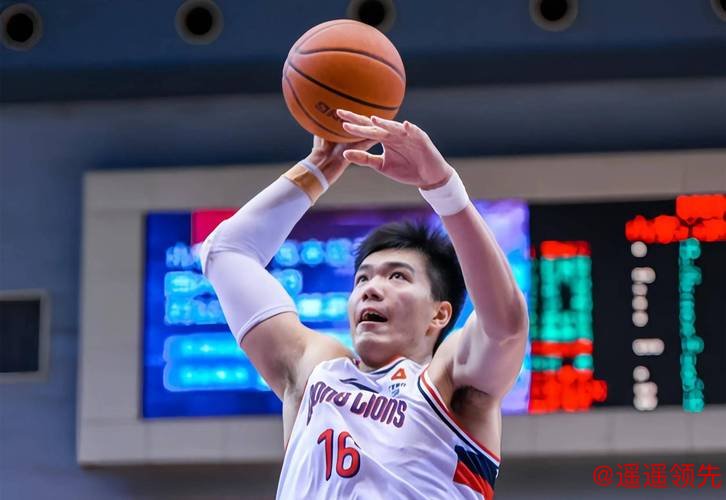 CBA-奎因30+6+9焦泊乔6中6 广东力克深圳