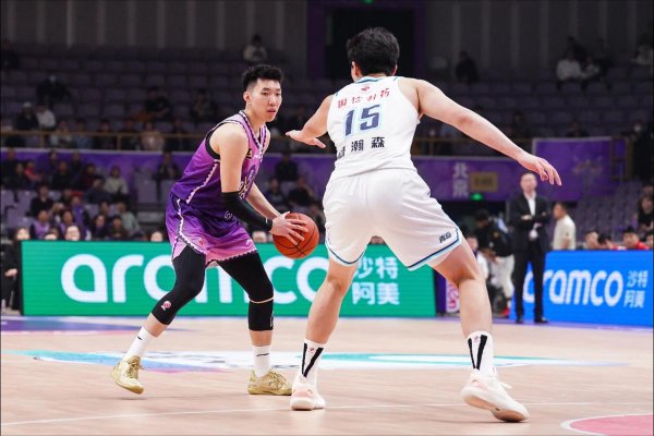 亚博体育 CBA-廖三宁11+10送绝杀 北控险胜福建